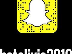 I can't believe this beautiful woman in glasses is undressing on webcam!