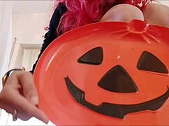 halloween night couldn't be hotter than her pee