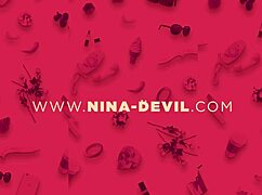 wanna see me strip for christmas? 🎄