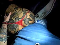 quer ver o que essa gostosa apronta no carro e fora dele - continua no red - biamorenamg