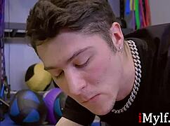 gym session turns hot with blonde milf nikki delano 😏💦