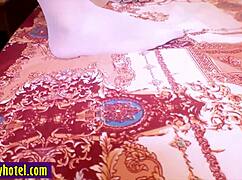 アマチュアタイのシーメールがフェラしてから激しいアナルを突かれる！