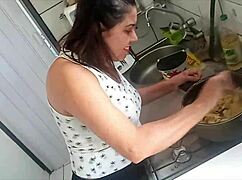 Sarah Rosa Cooks Sexy Banana Farofa in Full Video