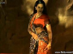 i strip as exotic arabian milf dancer