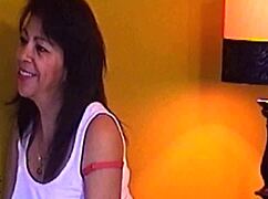 Stud can't tell teen twins apart 😏