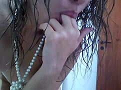 bella maya spreading for cam with passion