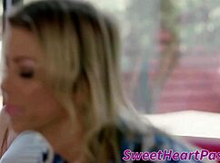 SEASONED DYKE LICKS YOUNG GF!