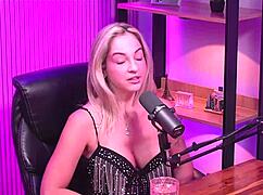 A loirinha peladinha no estudio in sexy lingerie