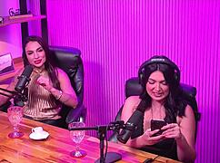 A loirinha peladinha no estudio in sexy lingerie