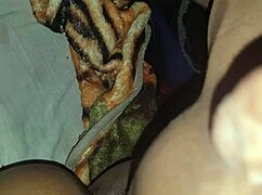 Chupandole la concha a mi esposa y unas metidas de dedo