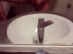 Young guy masturbates 😏