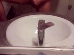 Young guy masturbates 😏