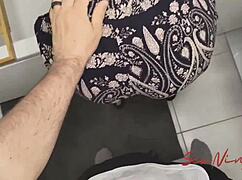 Hej, zakaj je neumna mačeha vedno zataknjena takole?