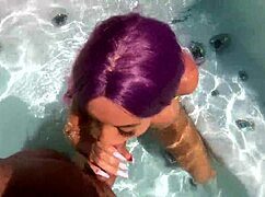 cathy b en el jacuzzi