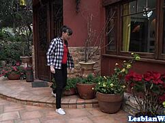 Gorgeous lesbian orally pleasing her gf