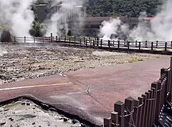 Acrobatic moves in the hot spring bath