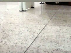 Pegacao gay no banheiro do shopping com amateurs