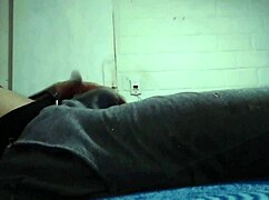 jhozue from guadalajara gives little handjob?