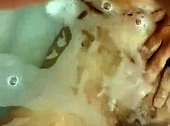 cincuentona cubana masturbates solo, caribbean amateur exploring her body