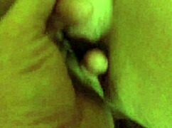 lipslit fingers her pussy on cam, not shy 😏