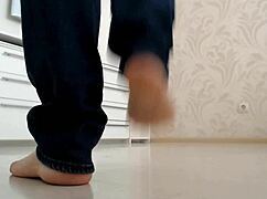 pov: explore barefoot feet in this fetish scene 😍
