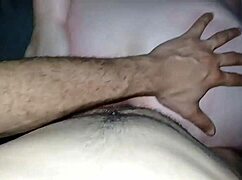 Loira se deliciando e gozando gostoso