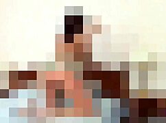 Teen babe sneaks to peek up skirt