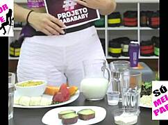 Kelly Key In Tight Leggings