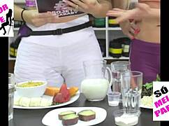 Kelly Key In Tight Leggings