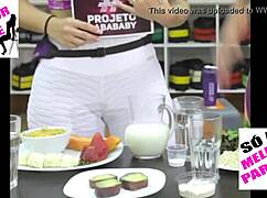 Kelly Key In Tight Leggings