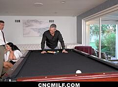 Vahşi Arzularımızı Tatmin Etmek İçin Serbest Kullanım Milf Kiraladım