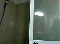 top guy handles loose big dick in gay action