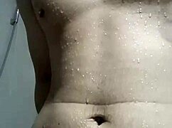 top guy handles loose big dick in gay action