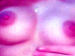 Em gái cực xinh show lồn non teen 18+