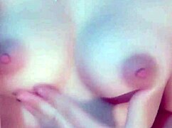 Em gái cực xinh show lồn non teen 18+