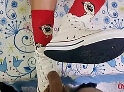 My Girlfriend Seduces Me With Her Shoes and Red Socks and Gives Me a Footjob Until I Cum!