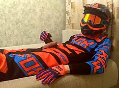 Gay motocross biker leg i kostumer