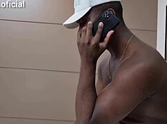 fui pega de surpresa pela prima assistindo porno ela entrou e fodemos juntos gostoso siga jefao ator