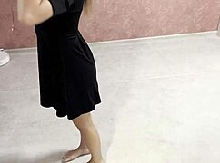 young girl seduces courier for creampie.