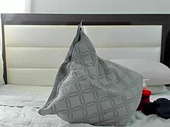 latina girl with huge ass on webcam