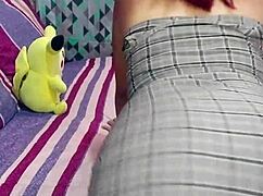 Desperate girl masturbates to squirting