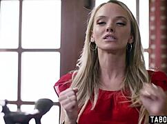 Director couple evaluates bisexual threesome