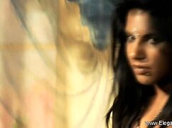 Who is this girl from erotic Bollywood?