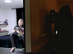 Mi primo descuida a su novia por jugar y yo me la termino follando