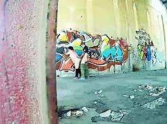 Cuando Una Pared De La Calle Sirve Para Follar Bien Duro