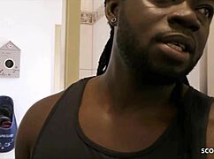 Deutsche Freundin geht fremd mit Schwarzen auf Party, huge cock doggystyle interracial