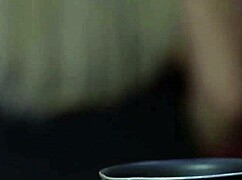 Loira puta chama porteiro para chupar sua buceta in latina tattoo riding.