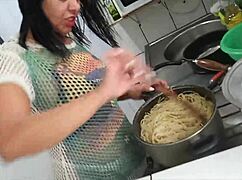 Sarah Rosa Cozinha Sexy Macarrão Sensual!