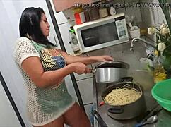 Sarah Rosa Cozinha Sexy Macarrão Sensual!