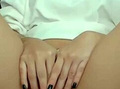 Hot Brunette Exposes Pussy On Webcam!